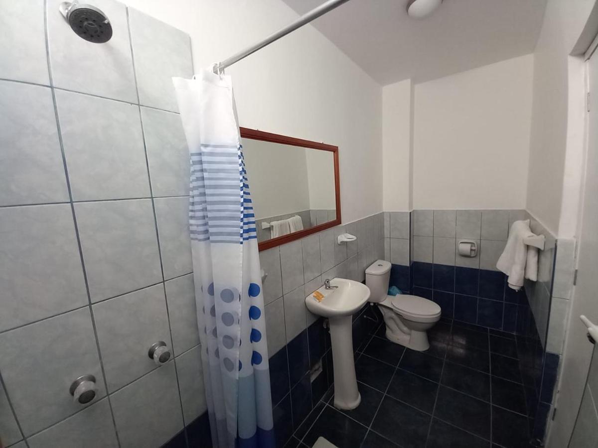 Hostal Los Frayles Paracas Exteriör bild